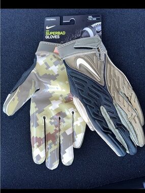 Nike Superbad 6.0 Salute to Service STS Football Gloves DZ5580-201 Size 2XL